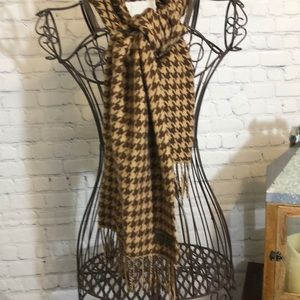 D&Y Accessories - SOFTER THAN CASHMERE SCARF WITH FRINGE BROWNS NICE D&Y Accessories - SOFTER THAN CASHMERE SCARF WITH FRINGE BROWNS NICE